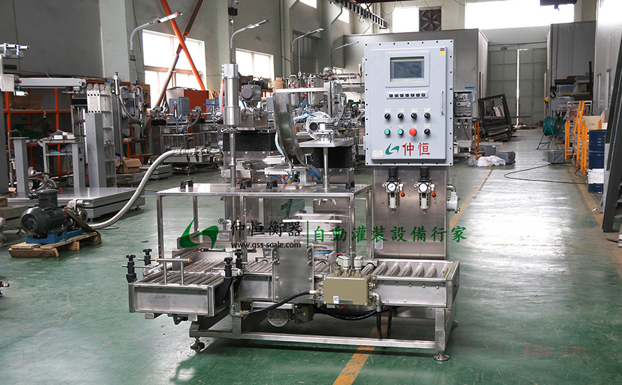 25kg自動液體灌裝機(jī)5