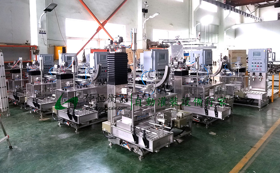 25kg自動液體灌裝機(jī)4